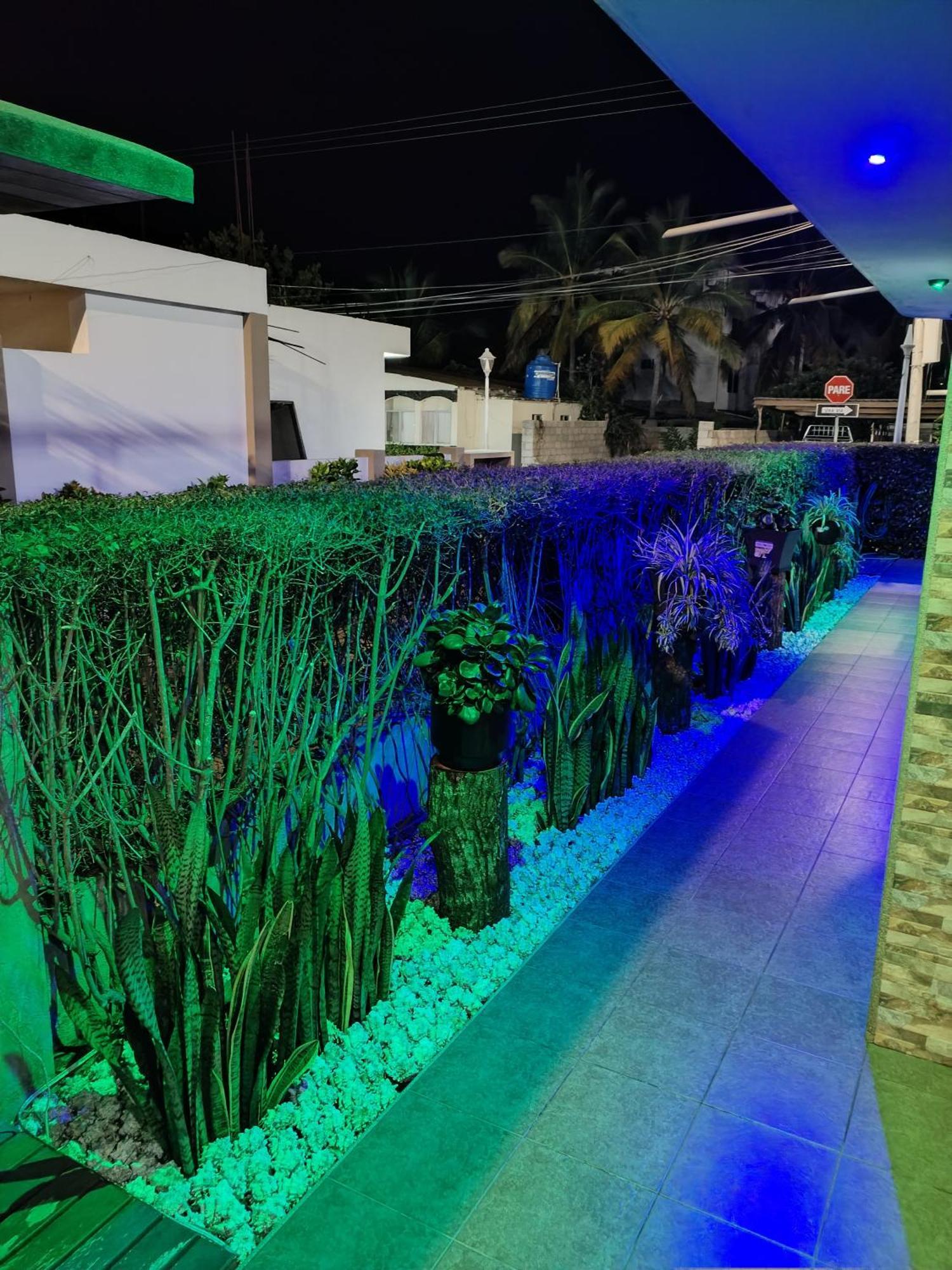 Hotel Starfish Puerto Villamil Buitenkant foto