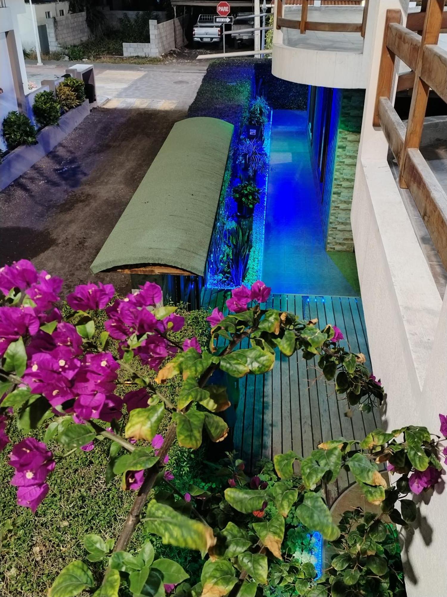 Hotel Starfish Puerto Villamil Buitenkant foto