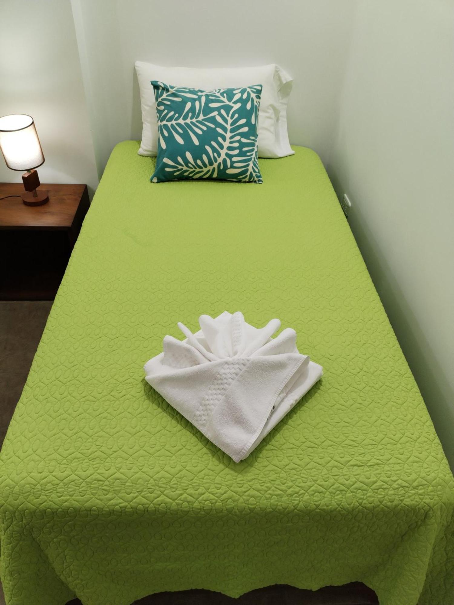 Hotel Starfish Puerto Villamil Buitenkant foto