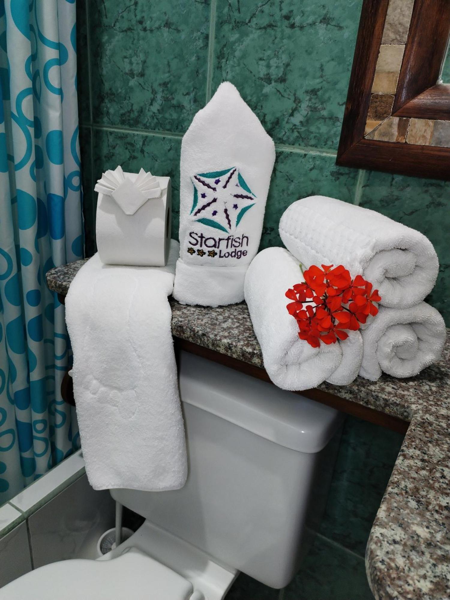 Hotel Starfish Puerto Villamil Buitenkant foto
