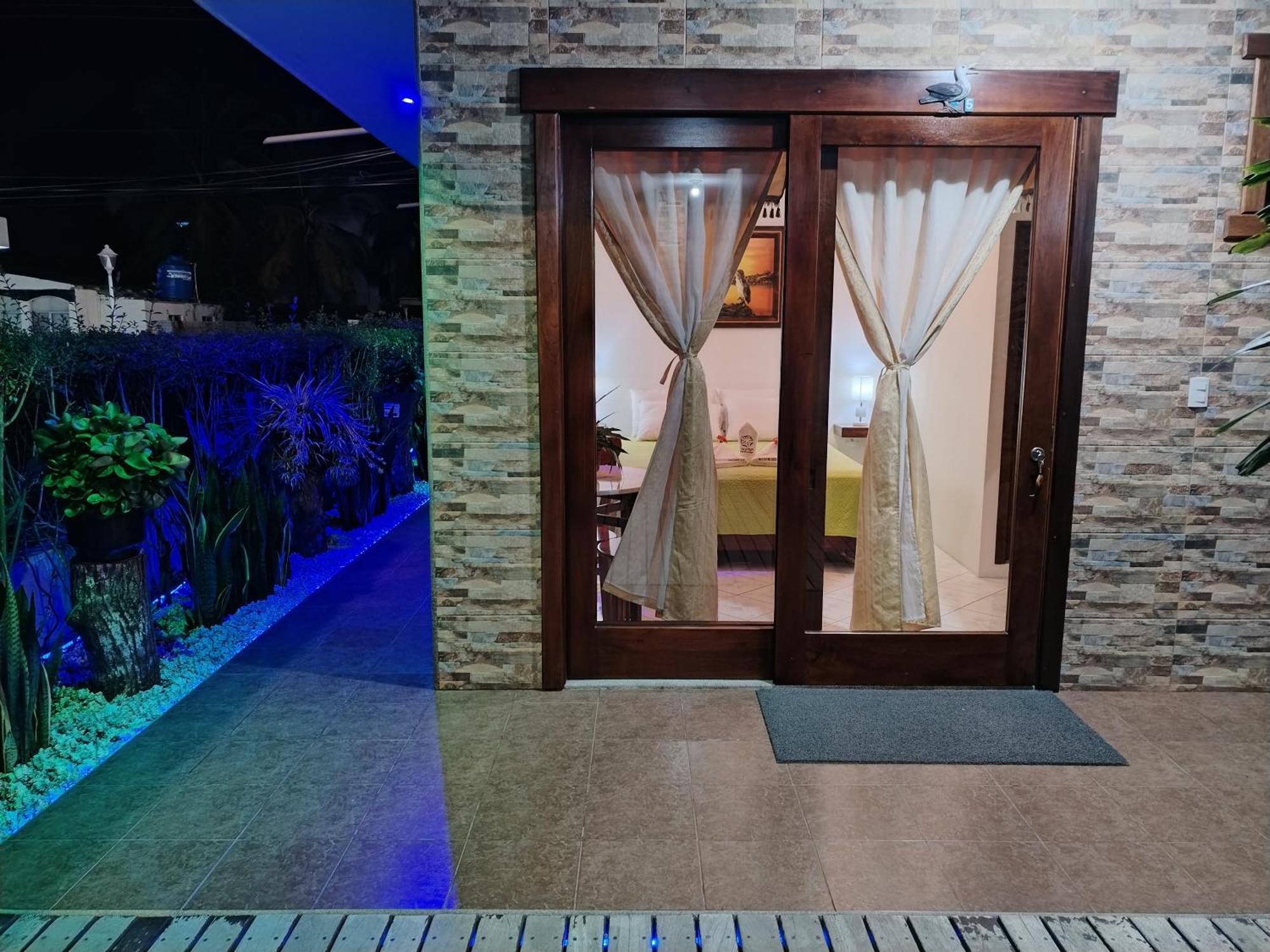Hotel Starfish Puerto Villamil Buitenkant foto