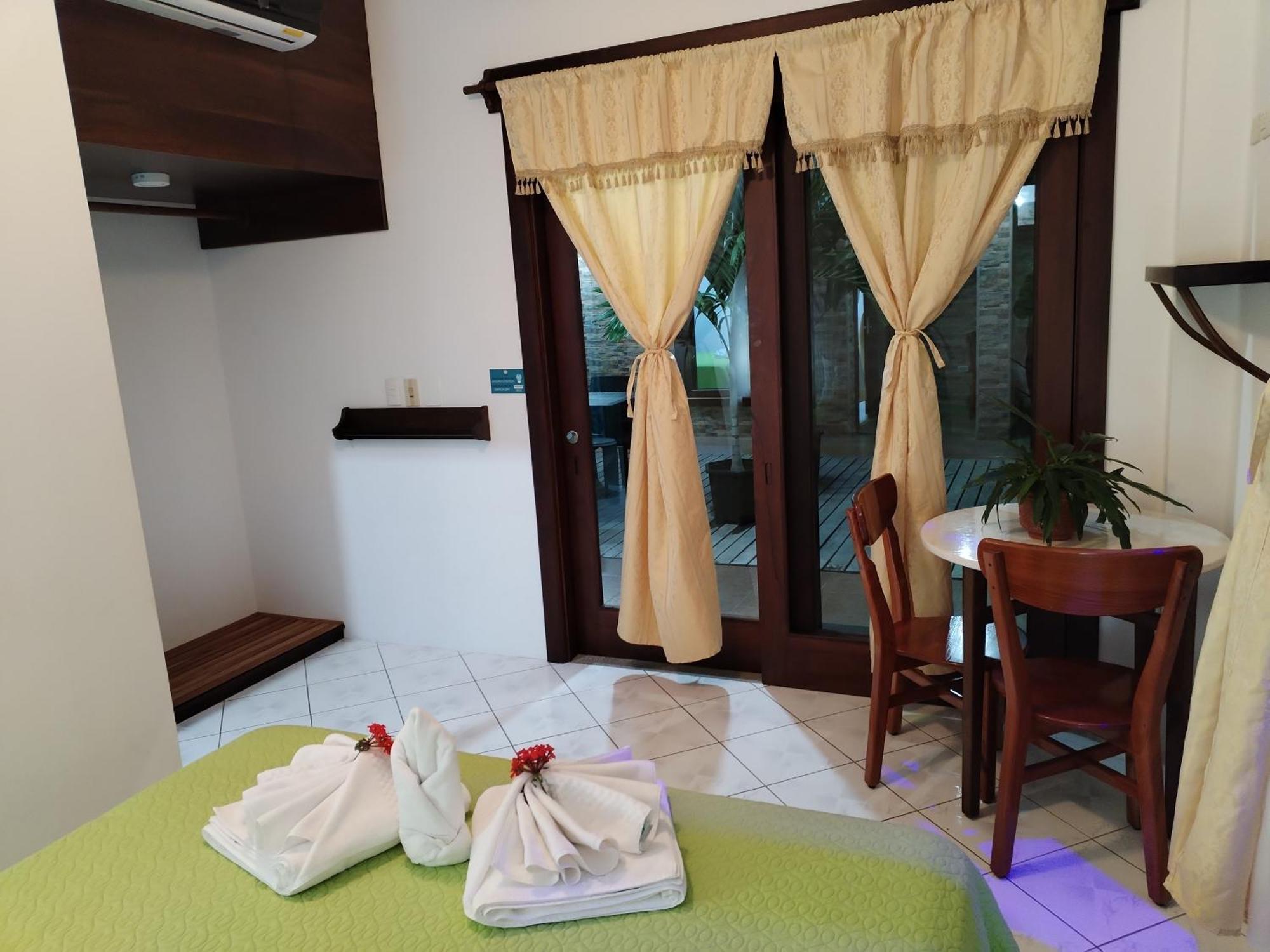 Hotel Starfish Puerto Villamil Buitenkant foto