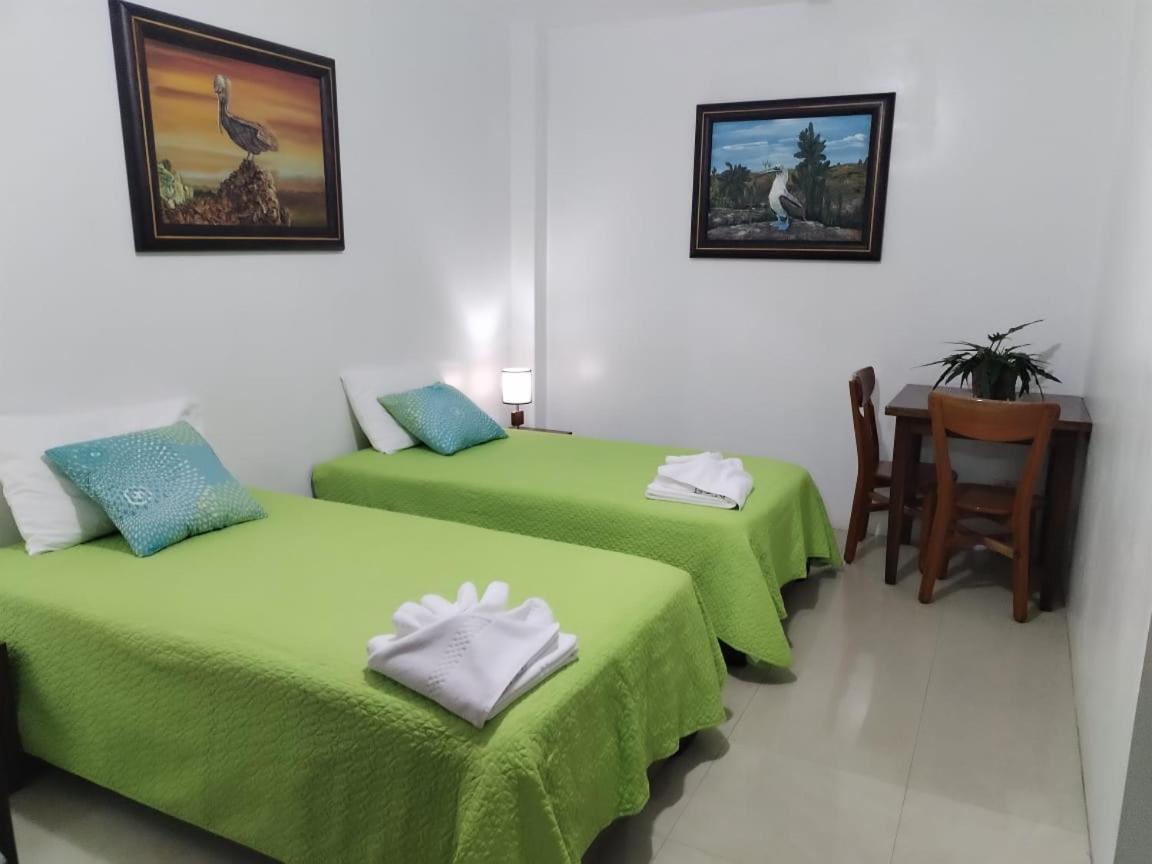 Hotel Starfish Puerto Villamil Buitenkant foto
