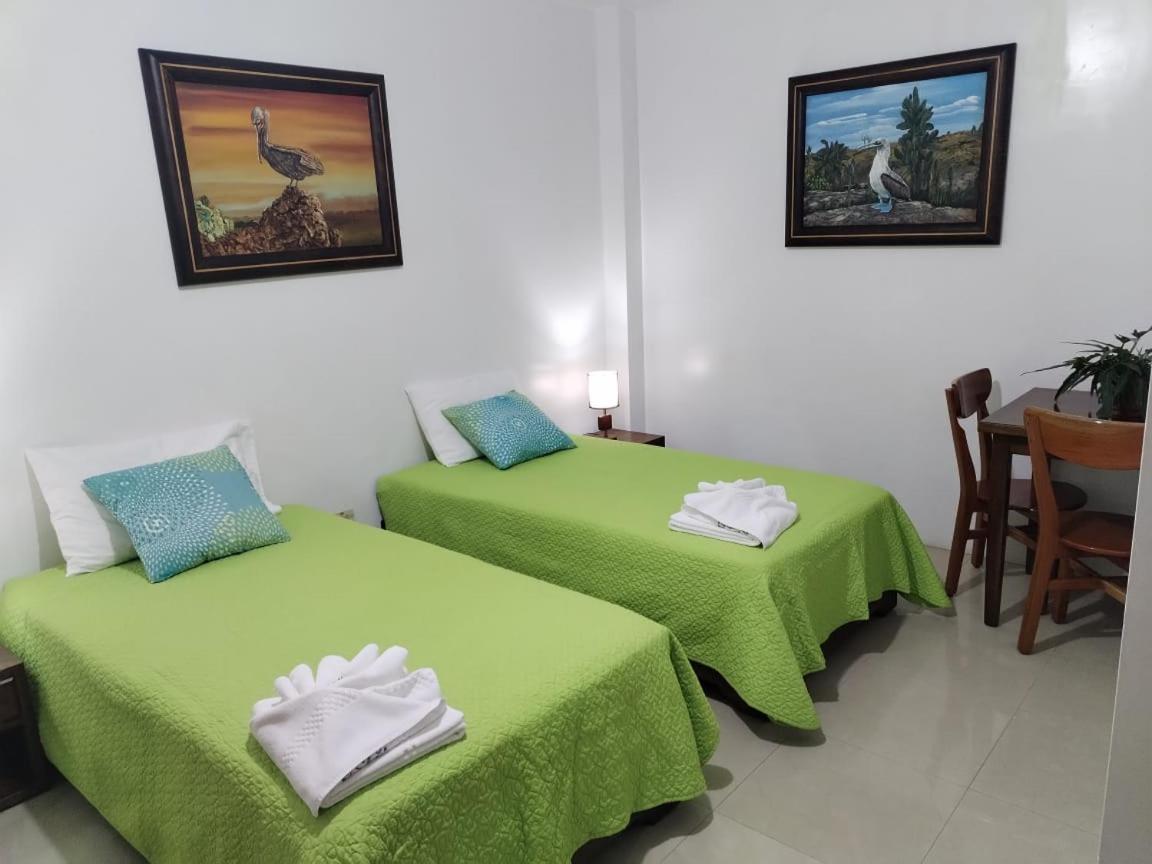 Hotel Starfish Puerto Villamil Buitenkant foto