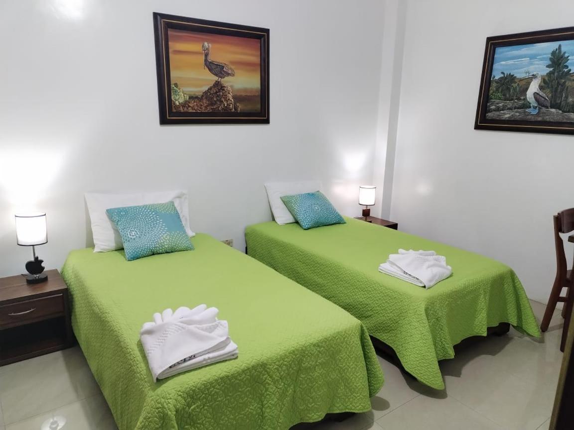 Hotel Starfish Puerto Villamil Buitenkant foto
