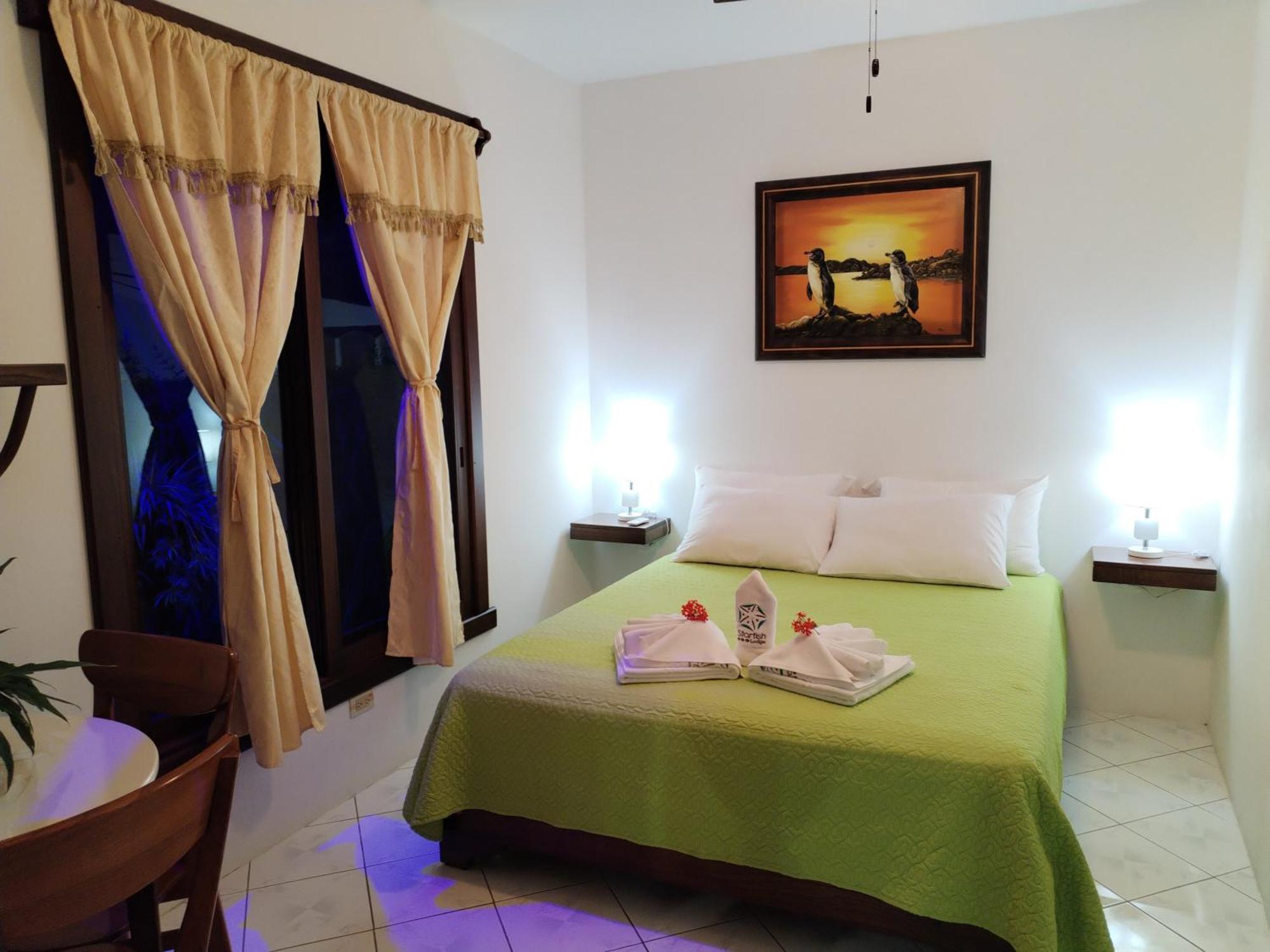 Hotel Starfish Puerto Villamil Buitenkant foto