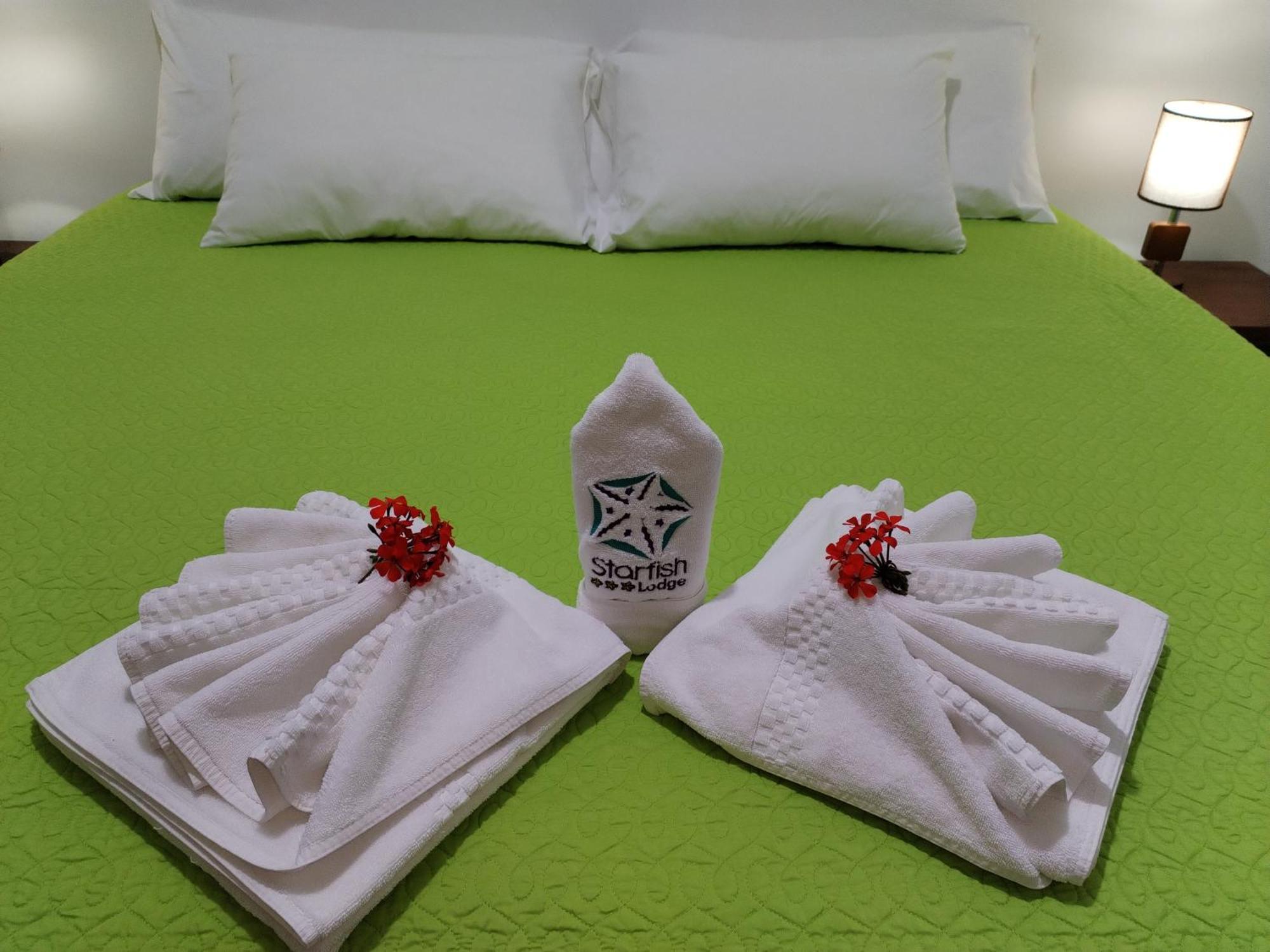Hotel Starfish Puerto Villamil Buitenkant foto