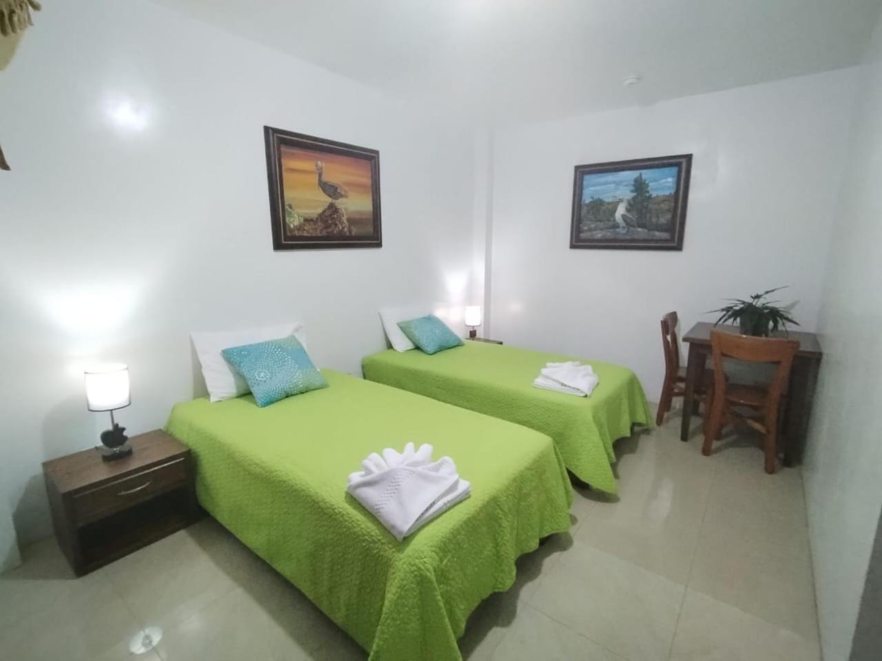 Hotel Starfish Puerto Villamil Buitenkant foto