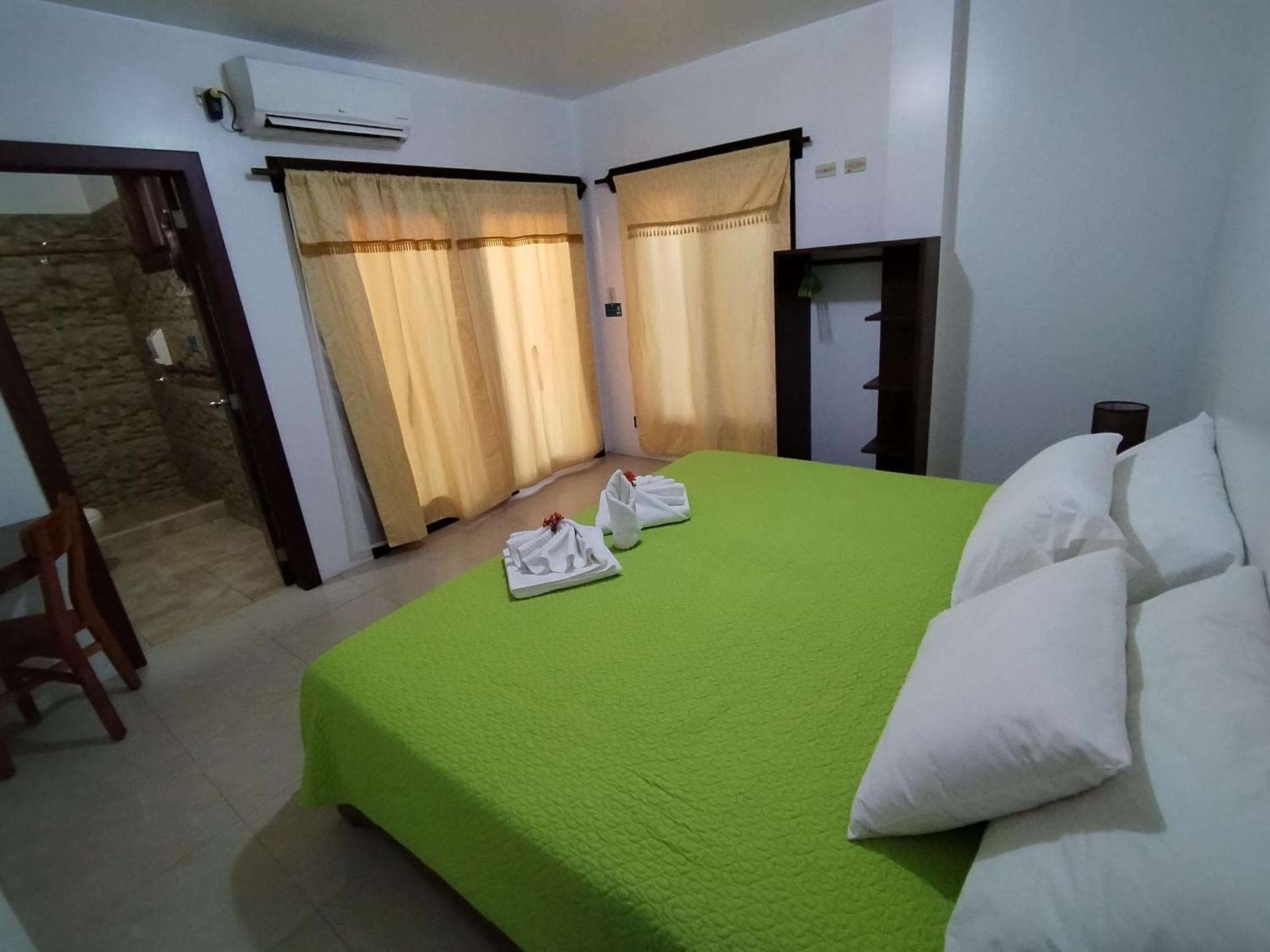 Hotel Starfish Puerto Villamil Buitenkant foto