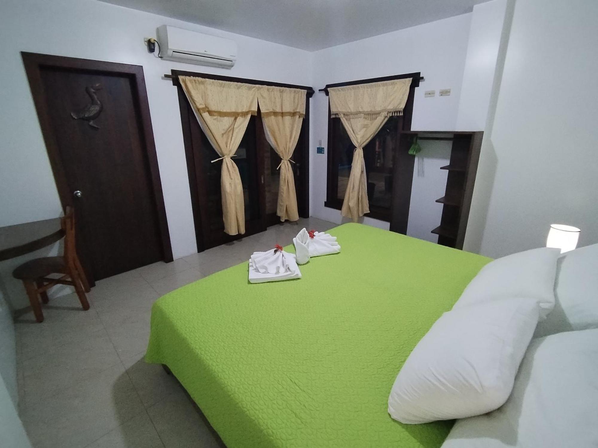 Hotel Starfish Puerto Villamil Buitenkant foto